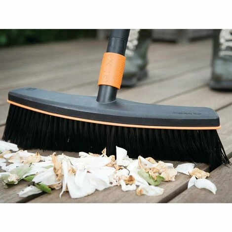FISKARS® QuikFit™ Straßenbesen FISKARS® QuikFit™ Straßenbesen -FISKARS Shop 42165076 2