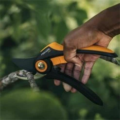 Fiskars Bypass Gartenschere Plus™ P521 Zweige Astschere Länge 20,1 Cm -FISKARS Shop 60689701 3